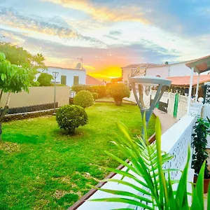 lavitalsol.adeje-hotels.com/